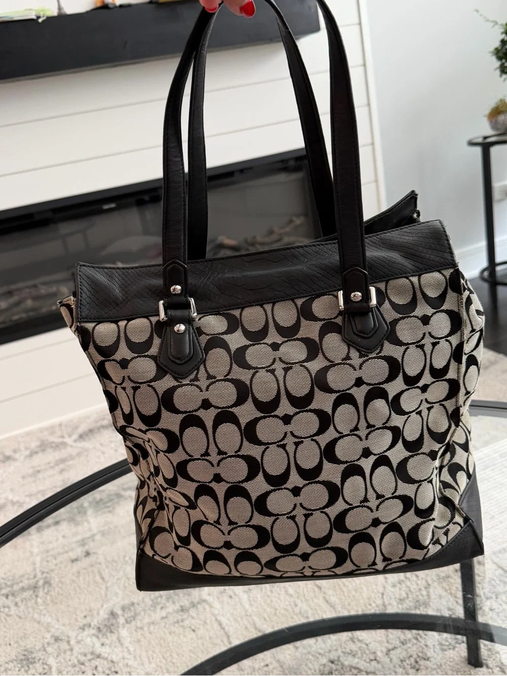 Coach tote signature
